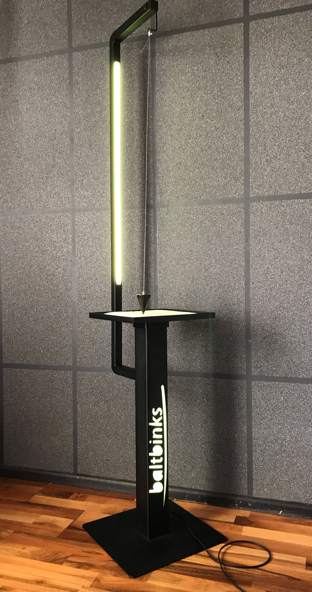 Baltbinks Liivapendel, autor Kristjan Salev